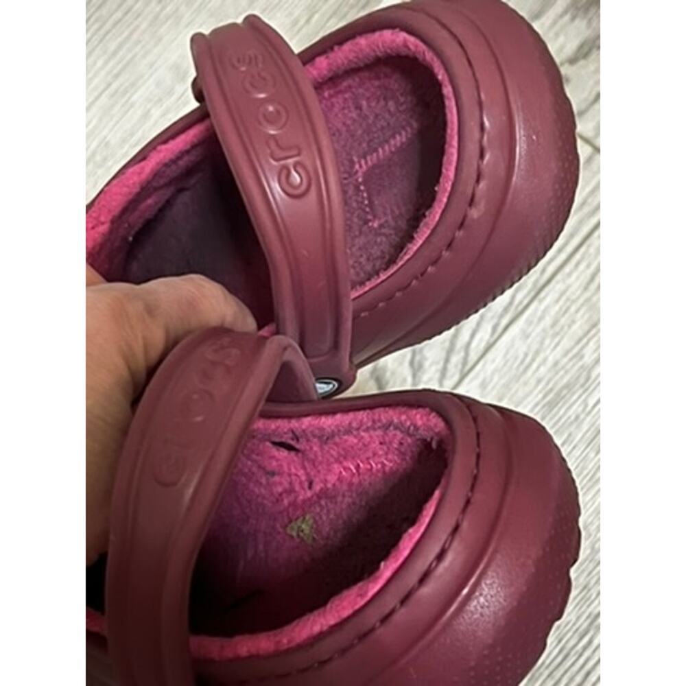 Maroon Crocs with soft interior size men 7 women 9 - Picture 5 of 11